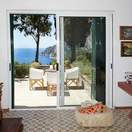 Hotel In Via Tragara 4*